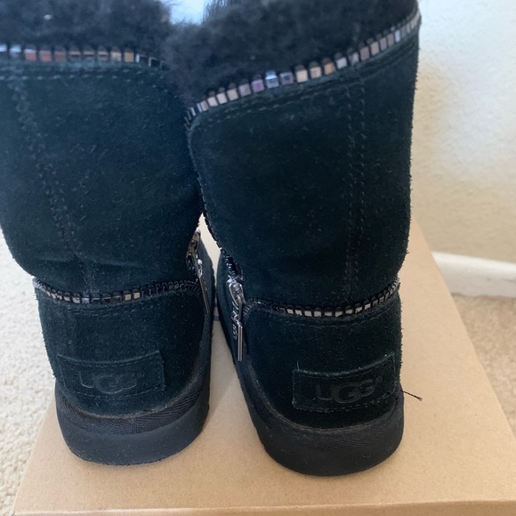 Kids uggs boots - Picture 3 of 4